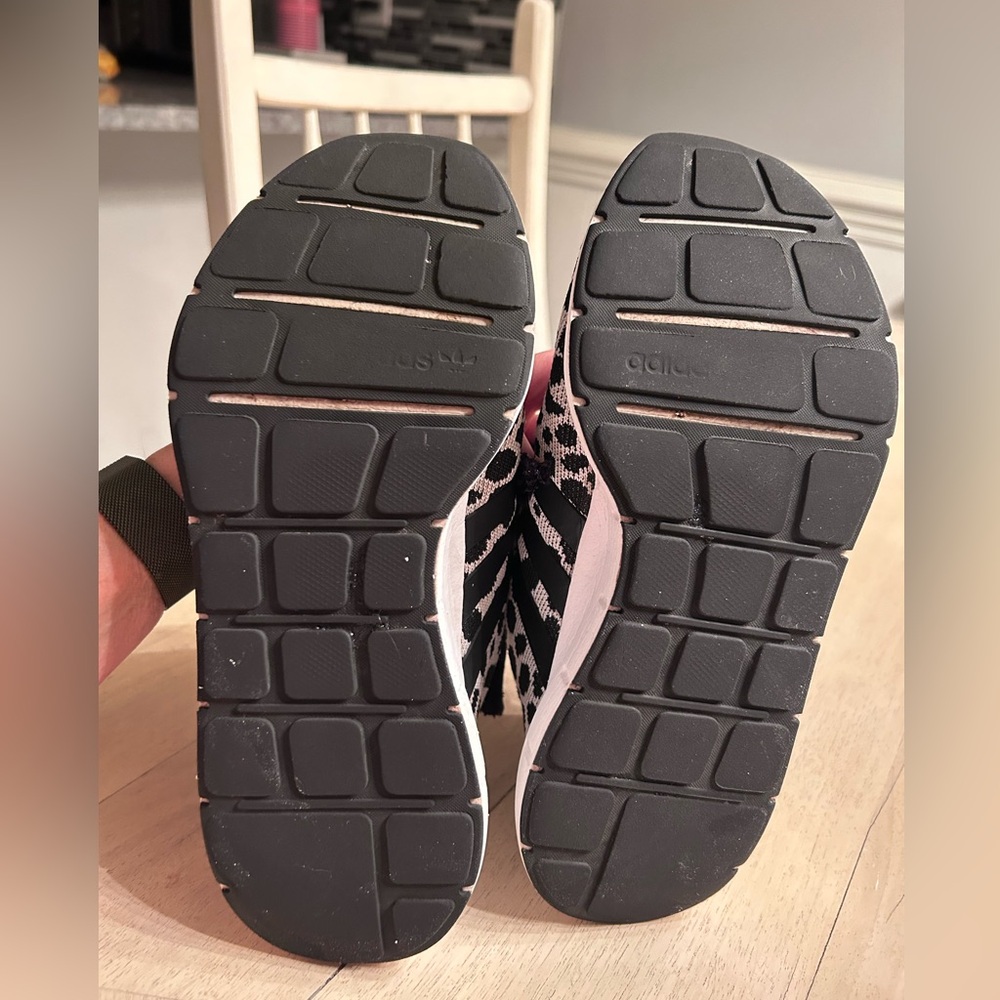 Adidas Womens Swift Run Black and White Animal Print Athletic Sneakers size 6 - Picture 8 of 9